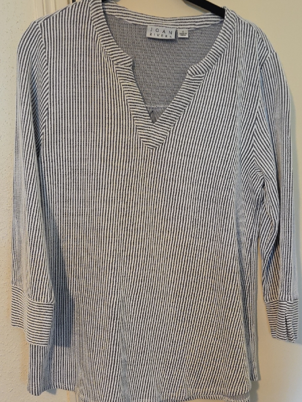 Joan Rivers Light Gray Ribbed Knit Top - Picture 5 of 6
